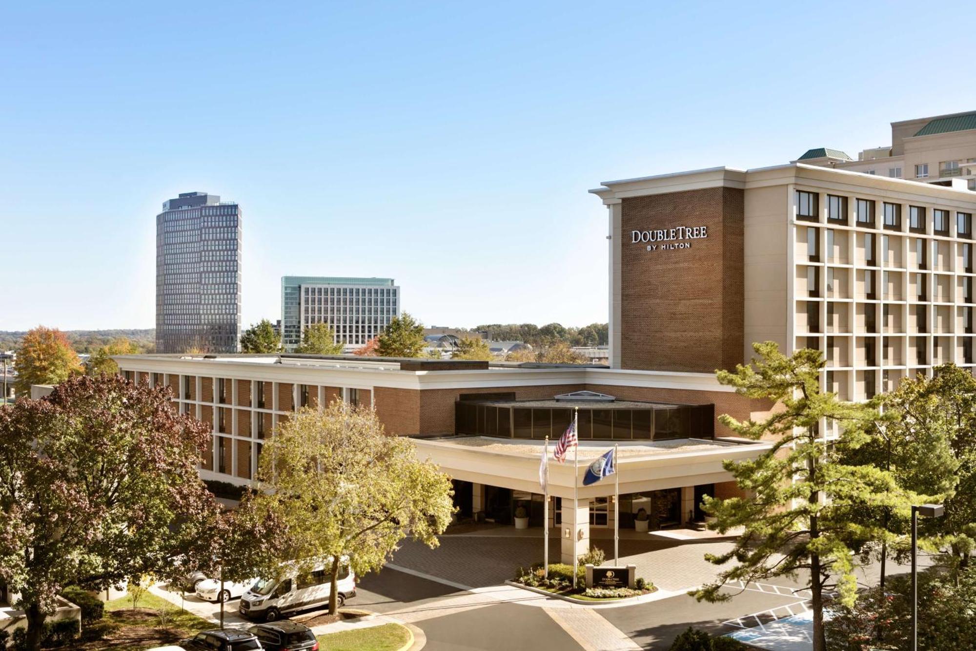 Hotel Doubletree By Hilton Mclean Tysons Tysons Corner Exterior foto