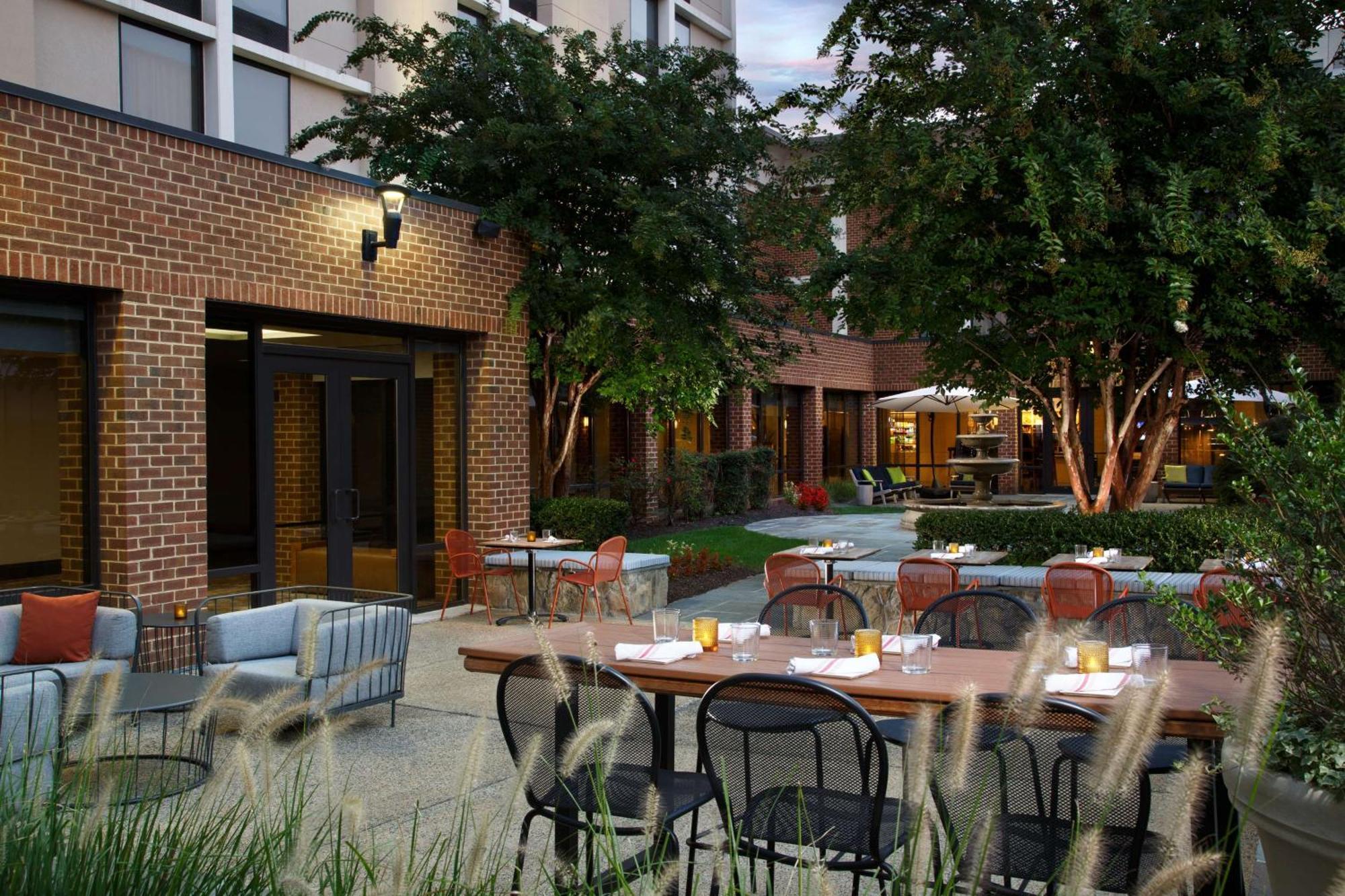 Hotel Doubletree By Hilton Mclean Tysons Tysons Corner Exterior foto
